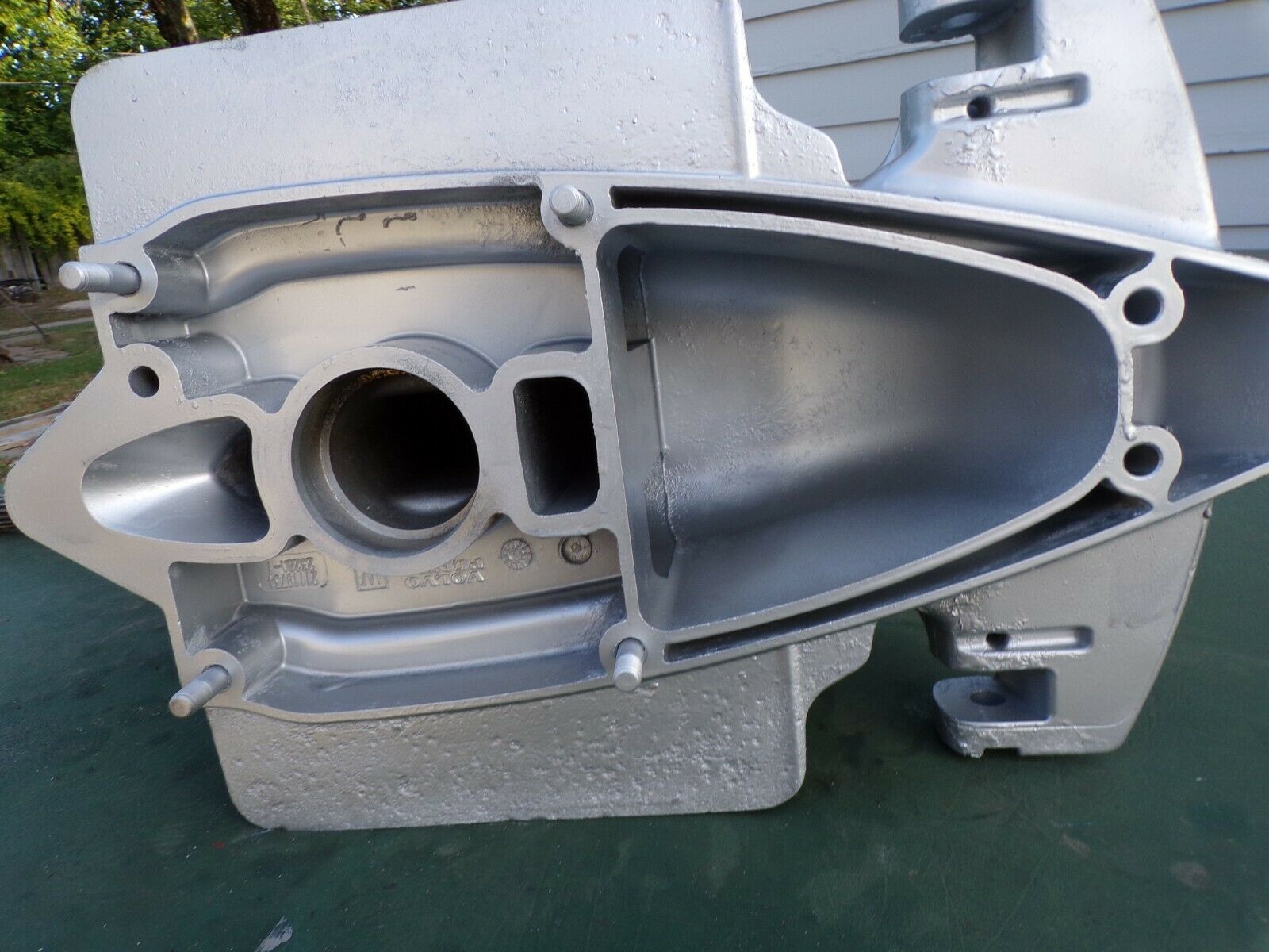 Volvo Penta DPS-A 1.95 ratio Outdrive upper from freshwater boat,used
