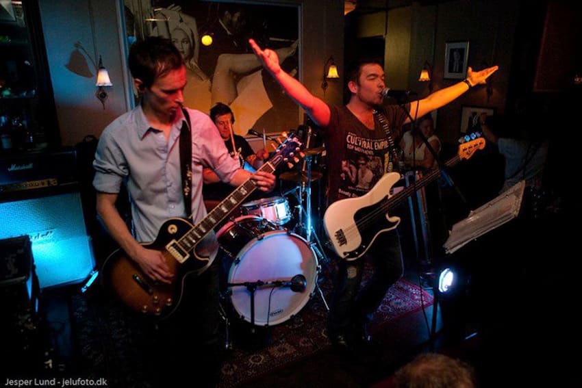 The Hit House Book Det Populære Kopiband Fra Odense