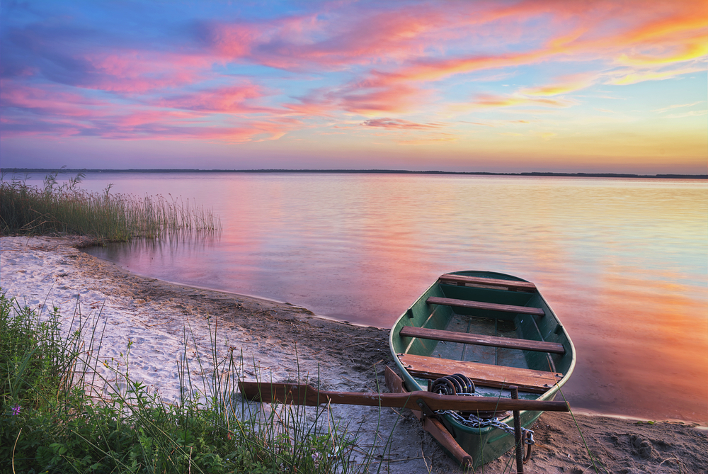 Which U.S. state is called the "Land of 10,000 Lakes?" Travel Trivia
