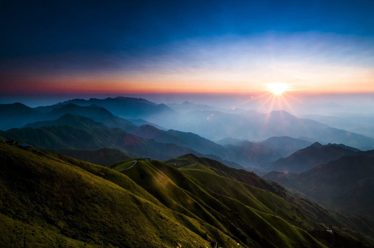 What is the world's oldest mountain range? Travel Trivia