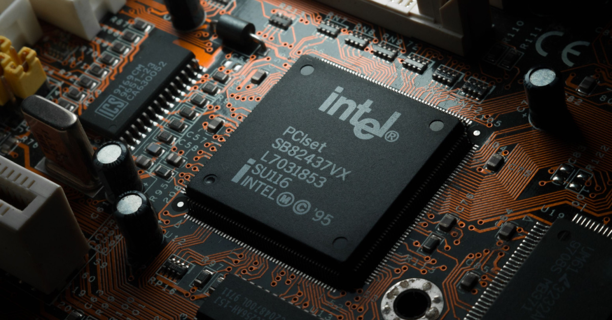 Intel Collaborates With Eight Companies To Make Laptops In India