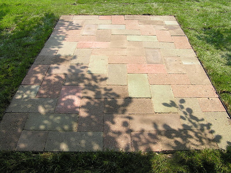 Build a Patio with Concrete Pavers Bytes