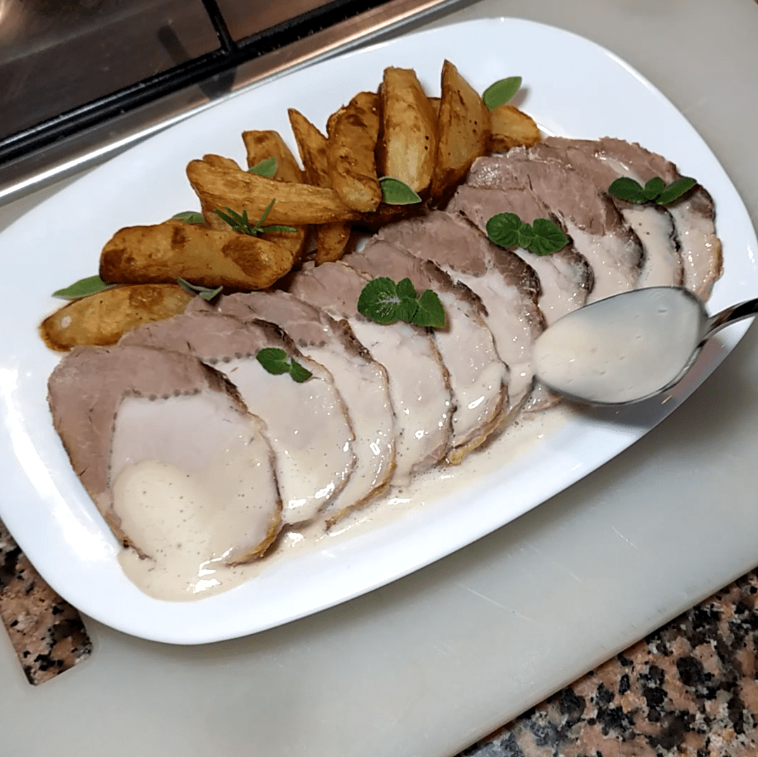 ARROSTO DI MAIALE AL LATTE COTTO AL FORNO ROAST OF PORK WITH MILK