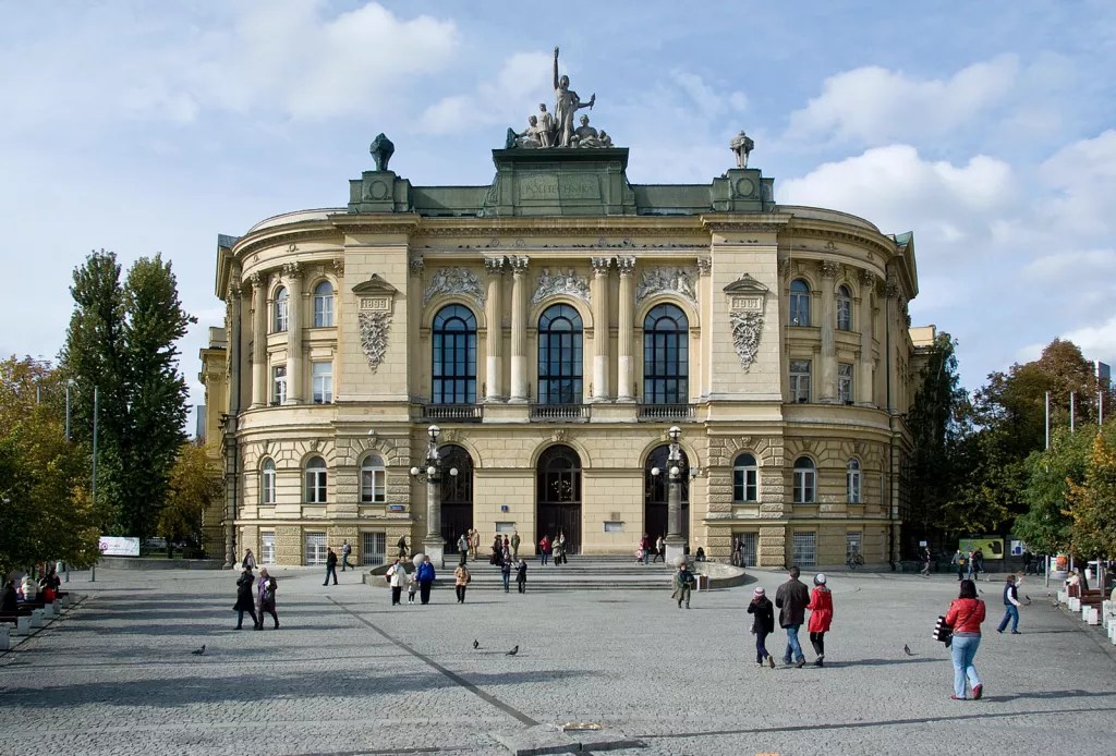 Đại học Warsaw trường đại học công lập lớn nhất Ba Lan