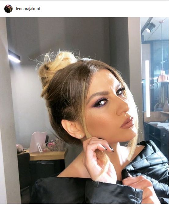 Leonora Jakupi ‘stopon’ vitet, çdo herë e më e bukur (Foto