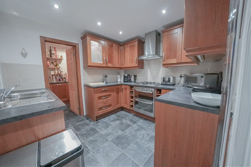 4 Knoxland Square Dumbarton Independent Estates