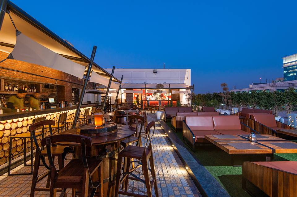 Top 10 Best Restaurants For Valentine's Day Celebration in Gurgaon