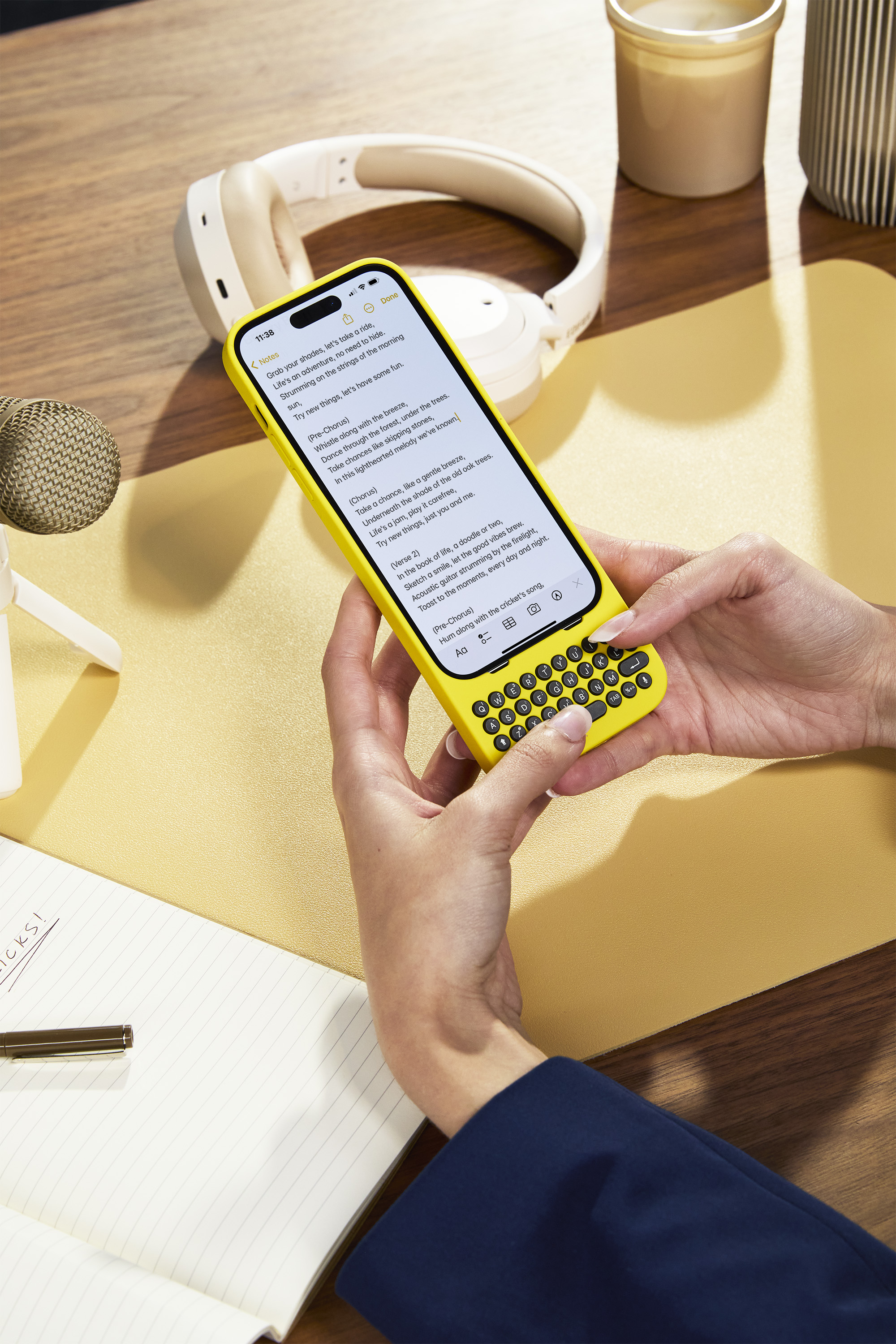This 139 iPhone case comes with a Blackberrystyle keyboard