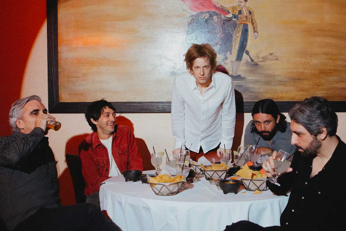 Spoon anuncia su décimo disco y estrena el primer adelanto "The