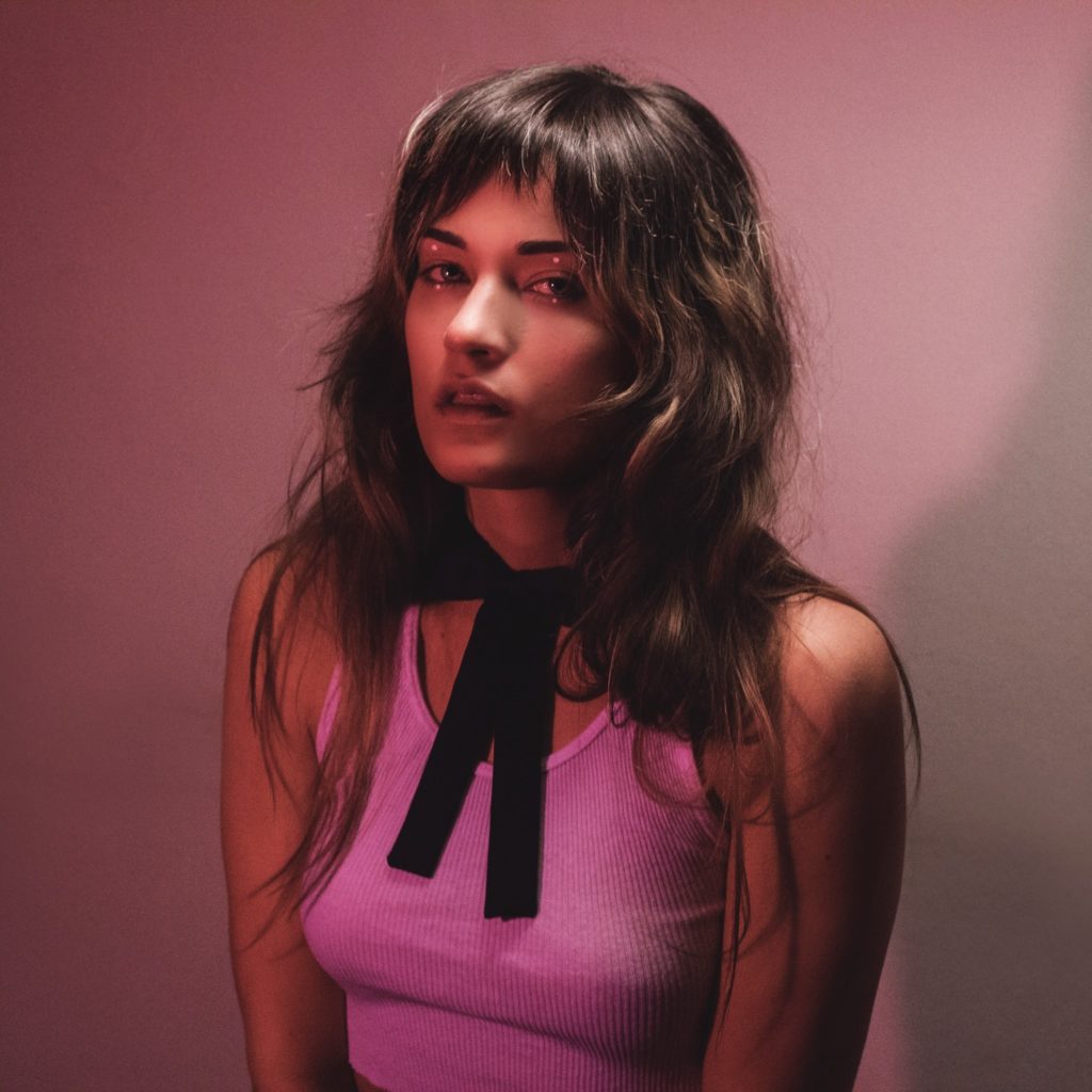 Lauren Ruth Ward una voz traída del classic rock americano Indie Rocks!