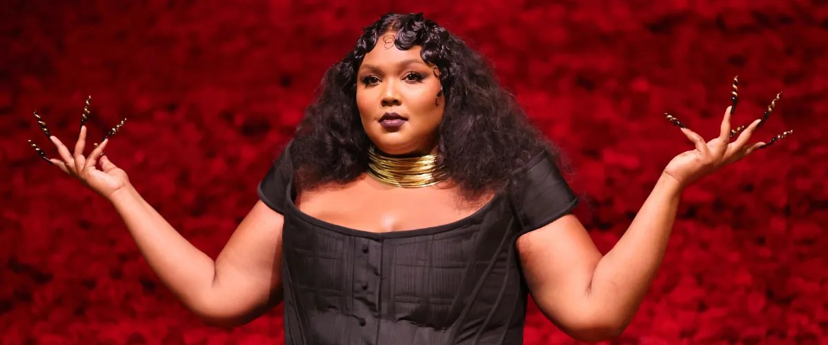 Lizzo Flaunts Her New ‘Wolf Cut’ on TikTok HOME