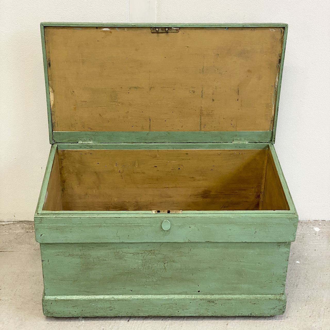 Vintage Wooden Trunk Vintage Trunks Indigo Sprout