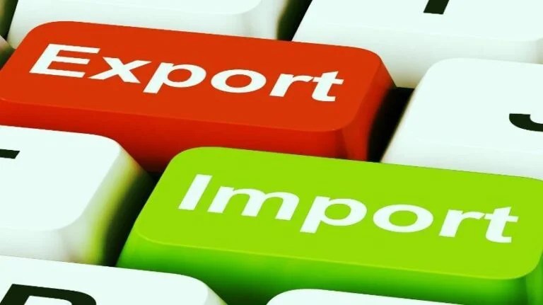CIF adalah cost Insurance and Freight Yang Ditanggung Importir