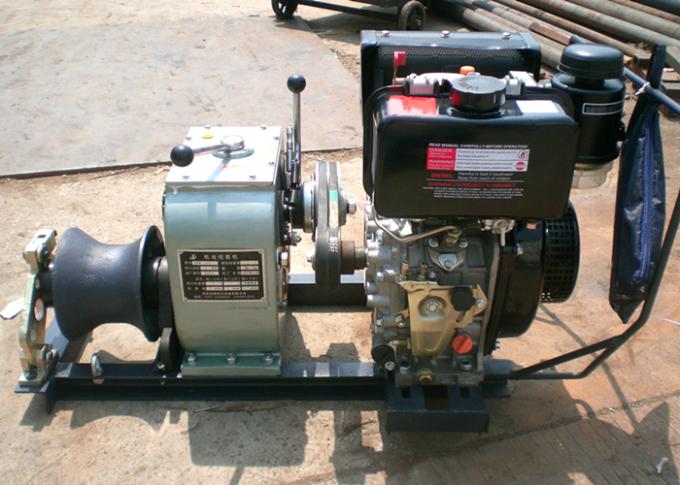 Menyediakan kualitas tinggi 3 ton tangan dioperasikan mesin derek diesel penarik