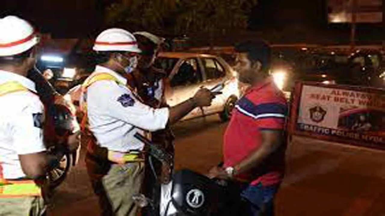 Hyderabad 2049 Drunken Drivers Caught In March INDToday