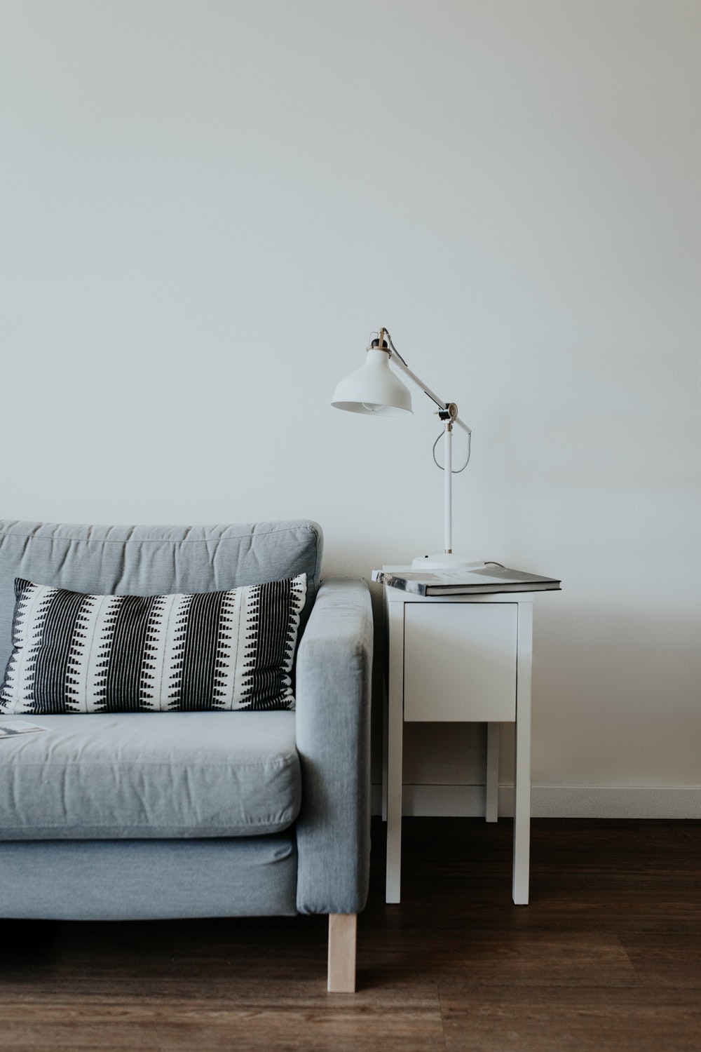 21 Unique Sofa Table Ideas for a Living Room