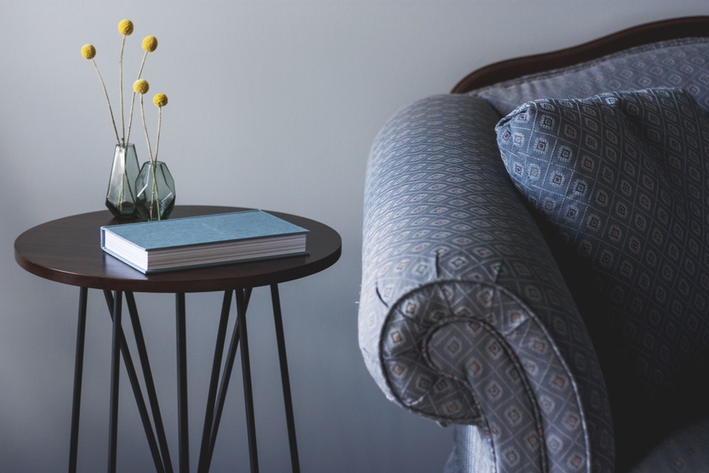 21 Unique Sofa Table Ideas for a Living Room