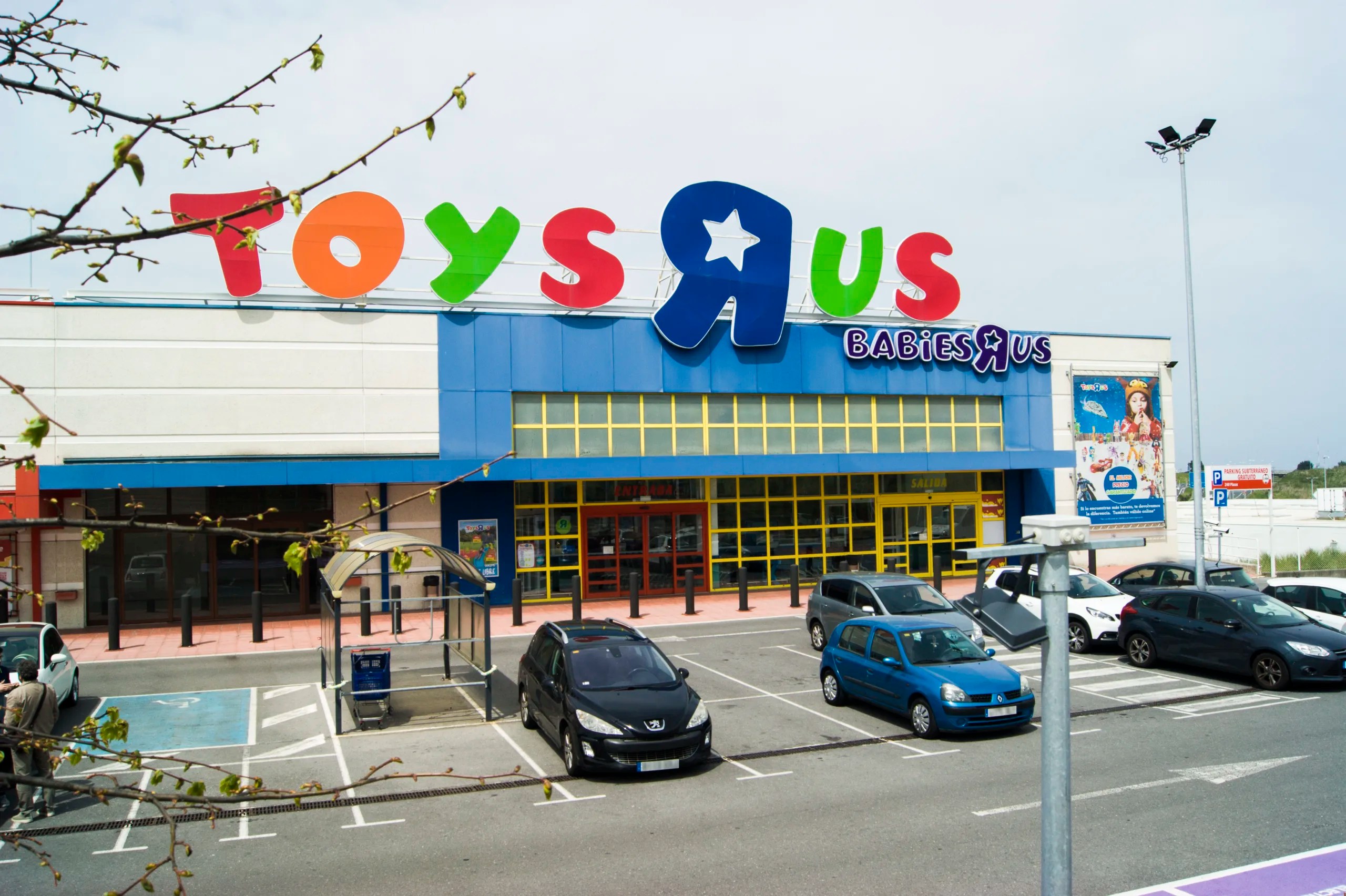 Toys R Us cierra en Santander para dar paso a IKEA se espera la