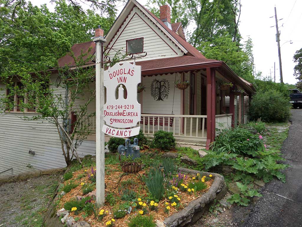 Fox Den Cottage Cabins Cottages & Suites Eureka Springs