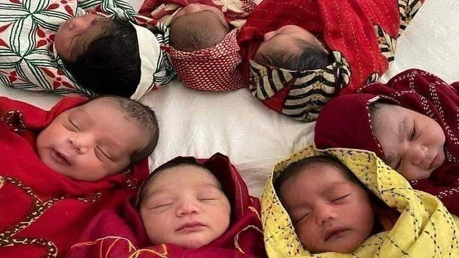 সিজার ছাড়াই ১২ ঘণ্টায় ৬ নবজাতকের সফল ডেলিভারি