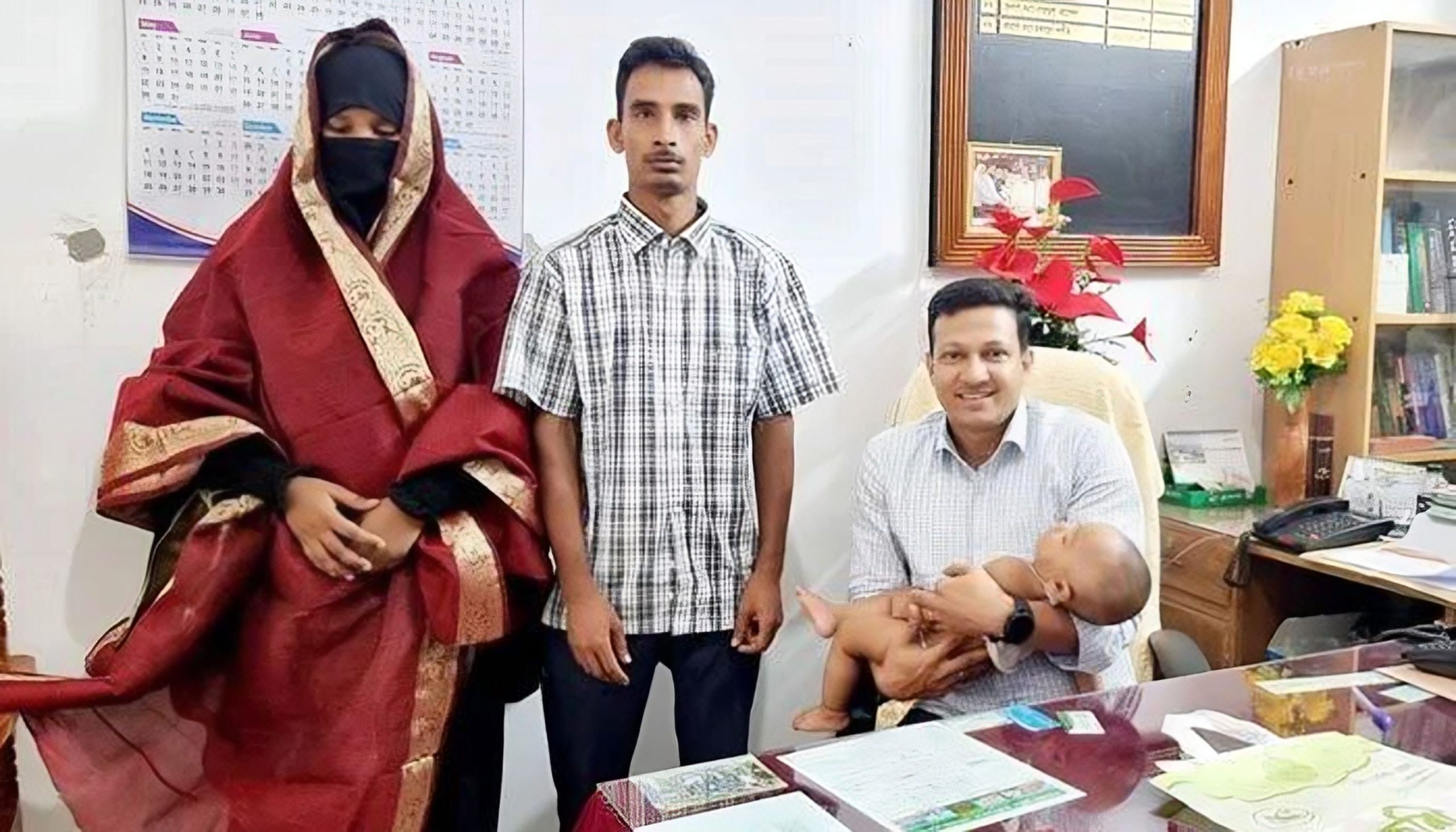 ৭ মাসের বাচ্চা পেটে নিয়ে বিচ্ছেদ মামলা, আদালতেই লাল শাড়িতে পুনরায় বিয়ে