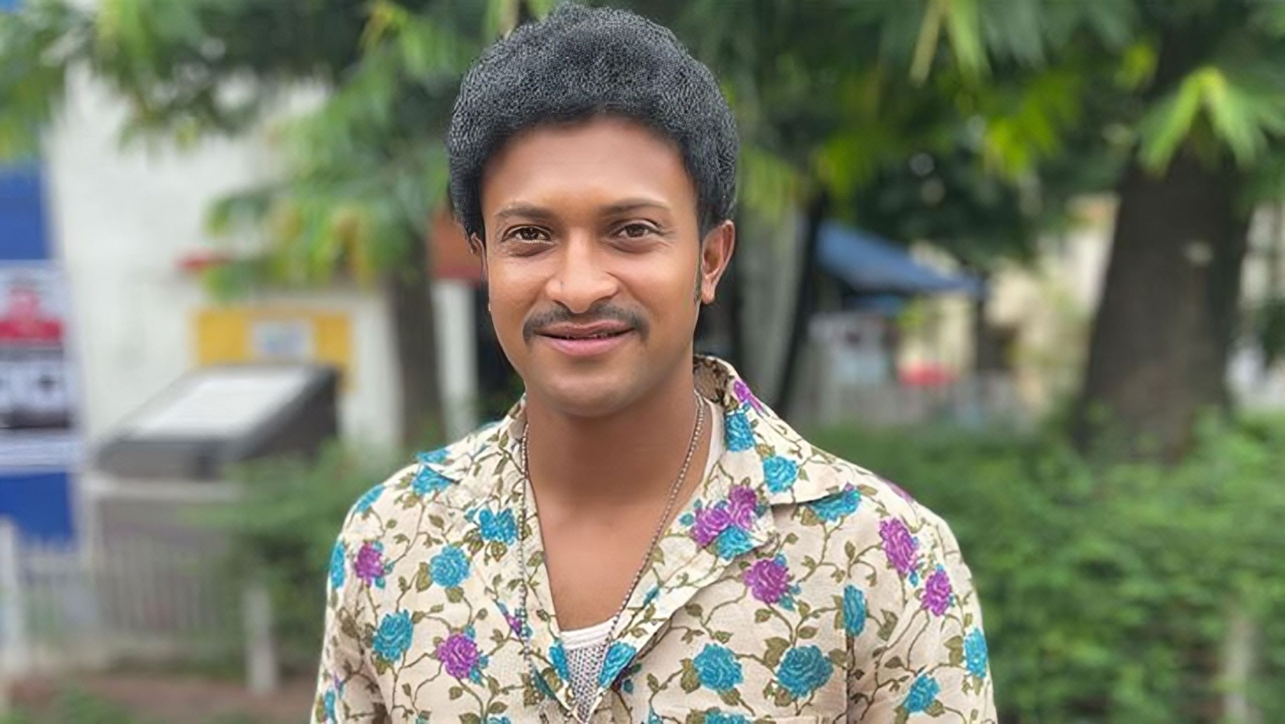 এবার বাস কন্ডাক্টর রূপে দেখা যাবে সাকিবকে!