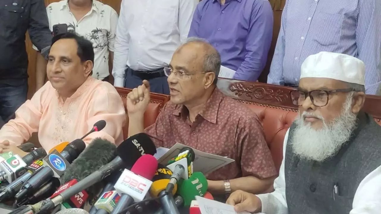 এবার দুর্গাপূজা ৩২ হাজার ৬৬৬ মণ্ডপে, নামাজের সময় বন্ধ থাকবে বাদ্যযন্ত্র
