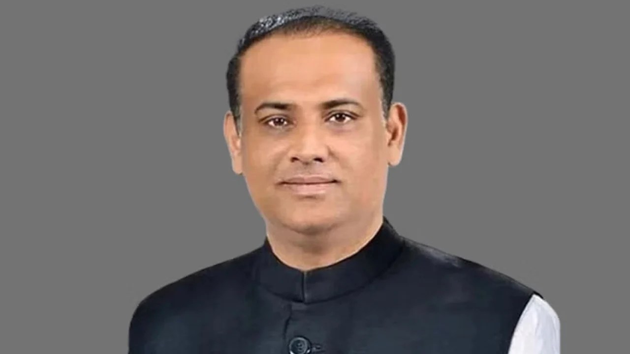 যুক্তরাজ্যে বিক্রি হচ্ছে সাবেক ভূমিমন্ত্রী সাইফুজ্জামানের সম্পদ