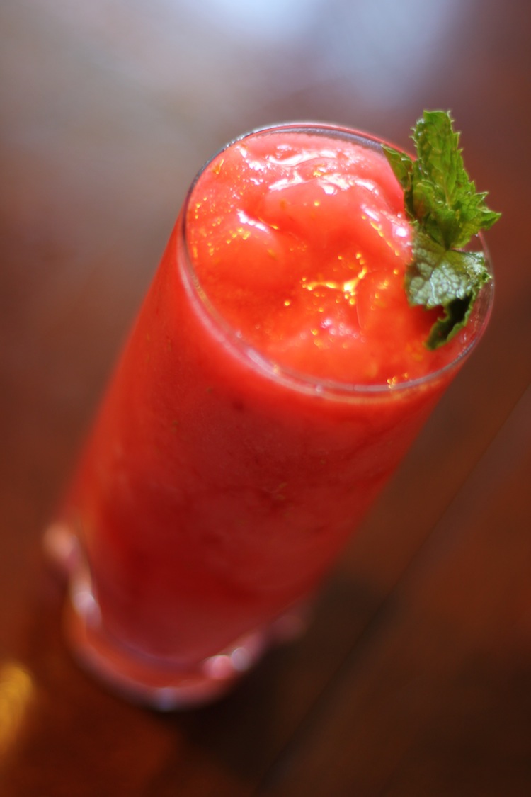 Lemonade Slush made from lemonade ice cubes infinite