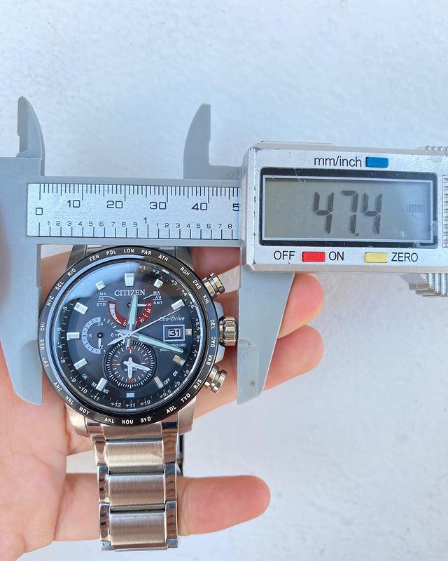 CITIZEN ECO DRIVE RADIO CONTROLLED WORLD TIME