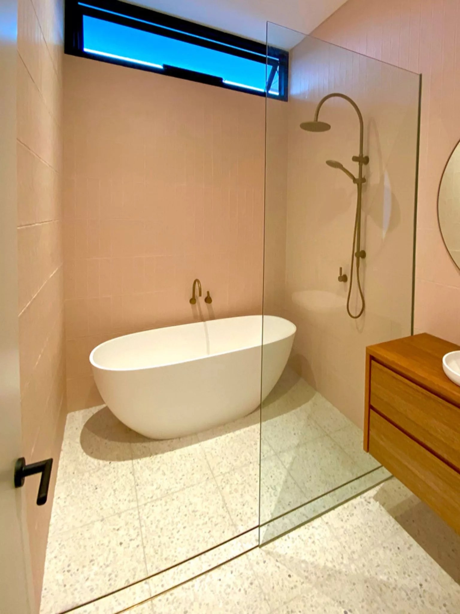 Frameless Corner Shower Screen Sydney › Infinity Glass Sydney