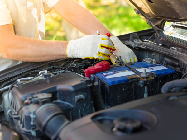 Bad Alternator vs. Bad Battery: A Quick Guide | AAA Oregon/Idaho