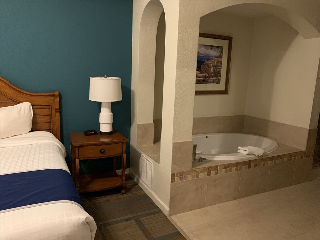 Lake Buena Vista Top Floor Condo in Resort for Sale 309,000 with only 30 down Life's the