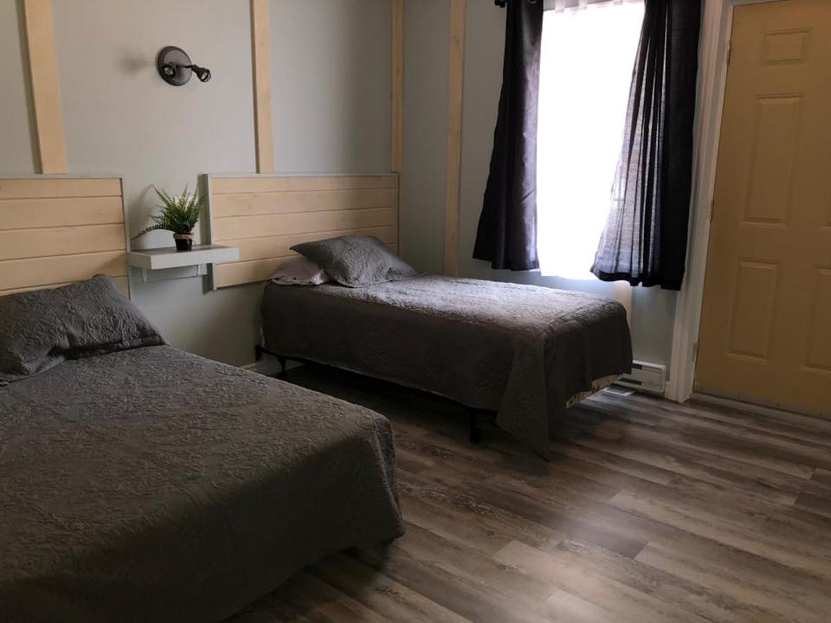 Domaine Lac Édouard 2012 Magazine