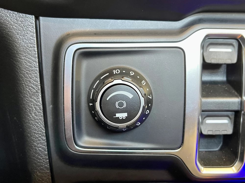 Jeep Wrangler & Jeep Gladiator OEM Trailer Brake Controller