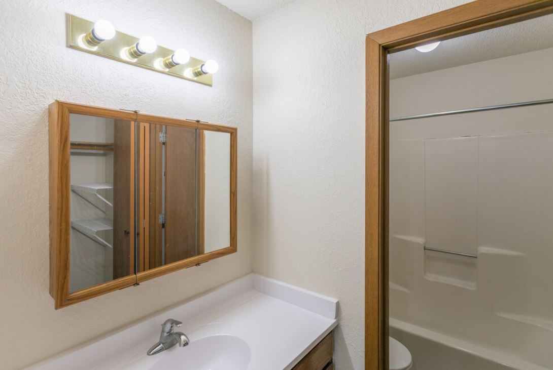 Windsor Oaks INH Properties