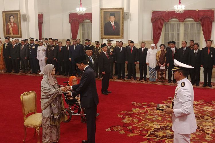 Profil dan Biografi Singkat Sultan Mahmud Riayat Syah Asal Riau