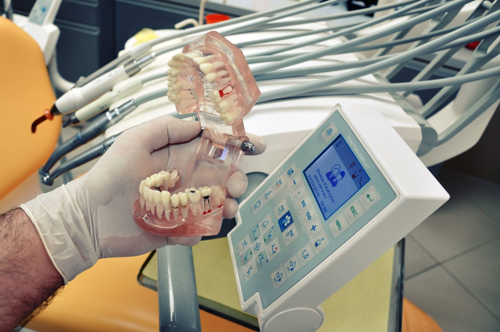 How Technology has Increased the Popularity of Dental Implants