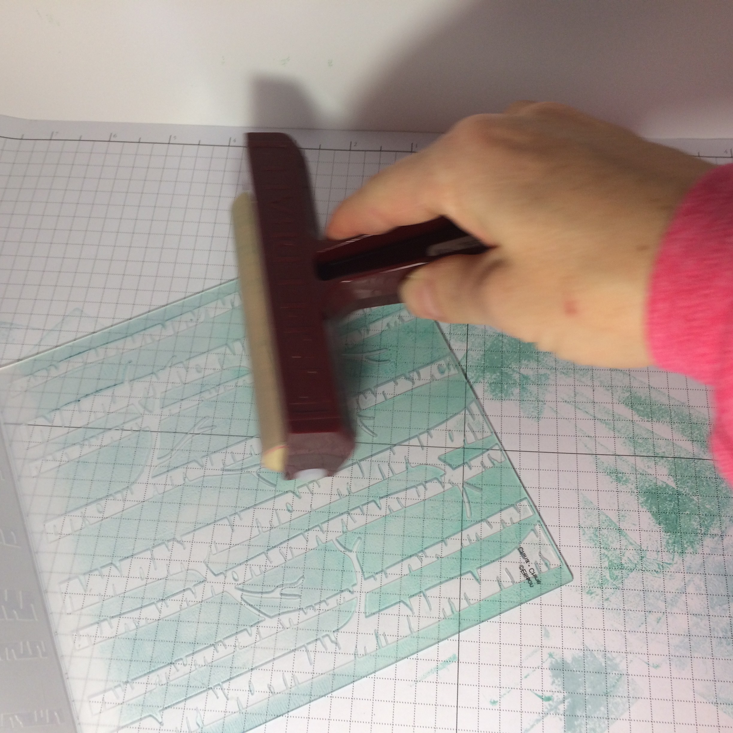 Woodland Embossing Folder Inking on the Fly