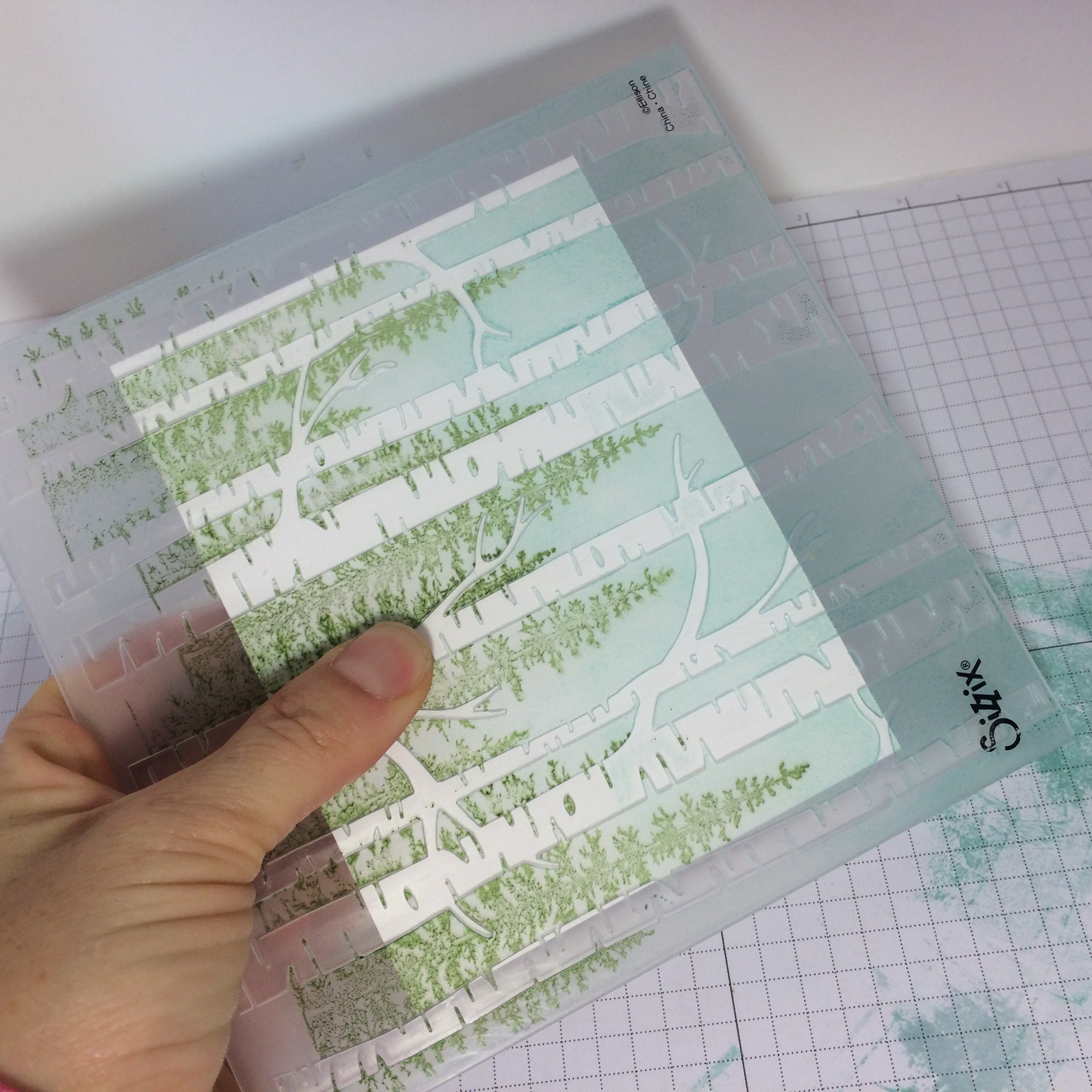 Woodland Embossing Folder Inking on the Fly