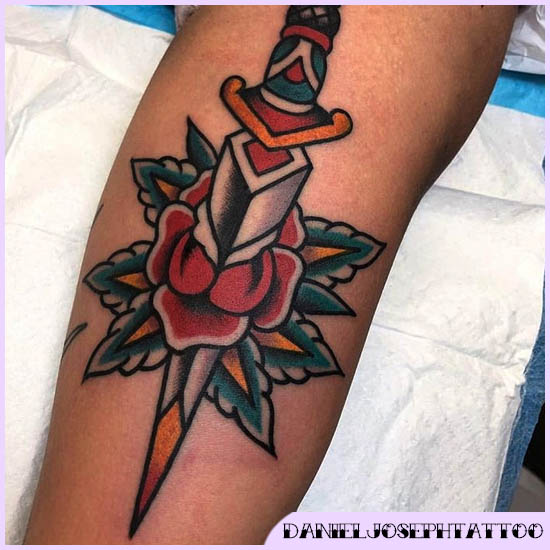 Significato Old School Tattoo: 120 Fantastiche Idee Per I Tuoi Tatuaggi 550_x_550_jpg