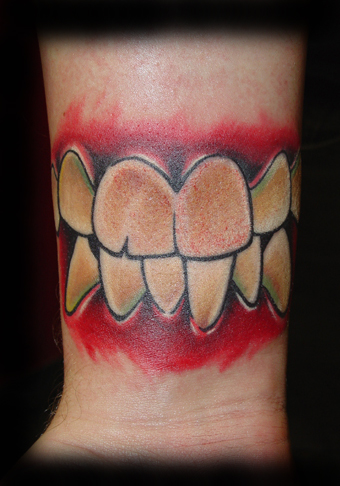 Teeth Tattoos And Tattoos Of Teeth – Inky Beer 486_x_340_jpg