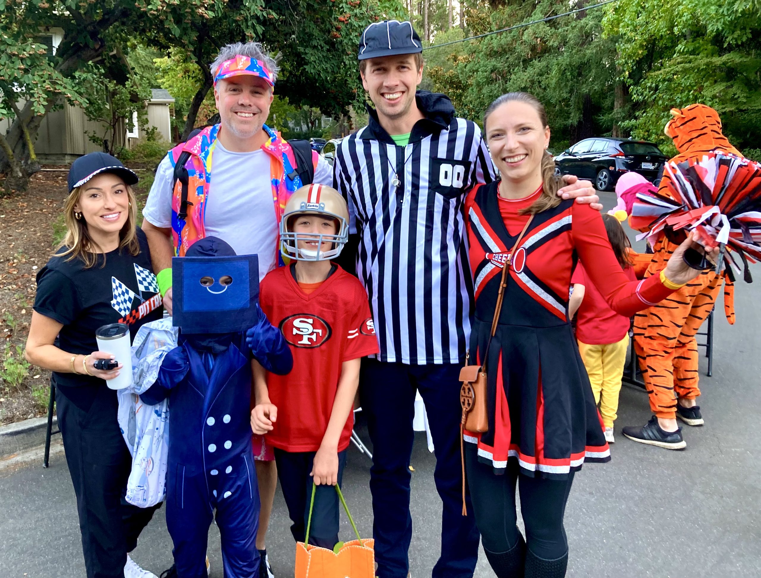 Ladera community continues its Halloween tradtions InMenlo