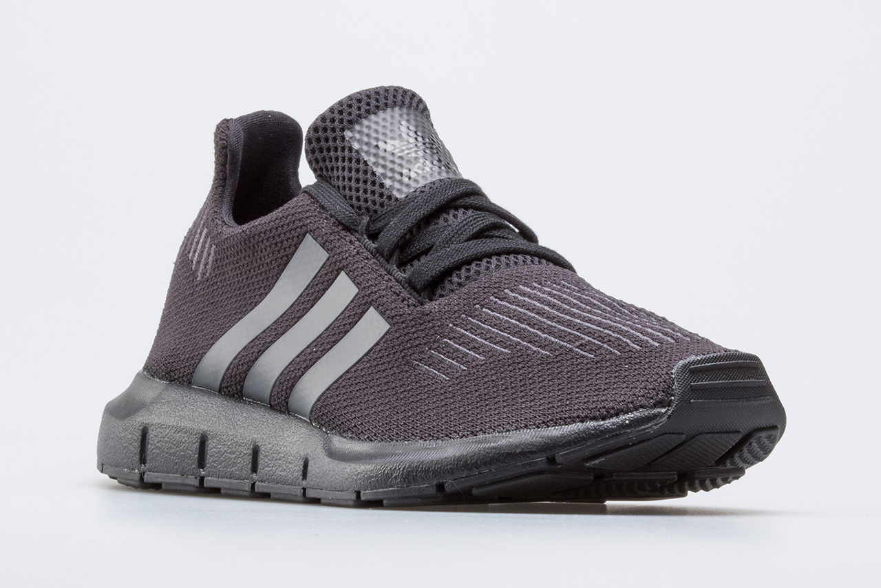 Buty dziecięce adidas SWIFT RUN J CM7919 Sklep inmotion.pl