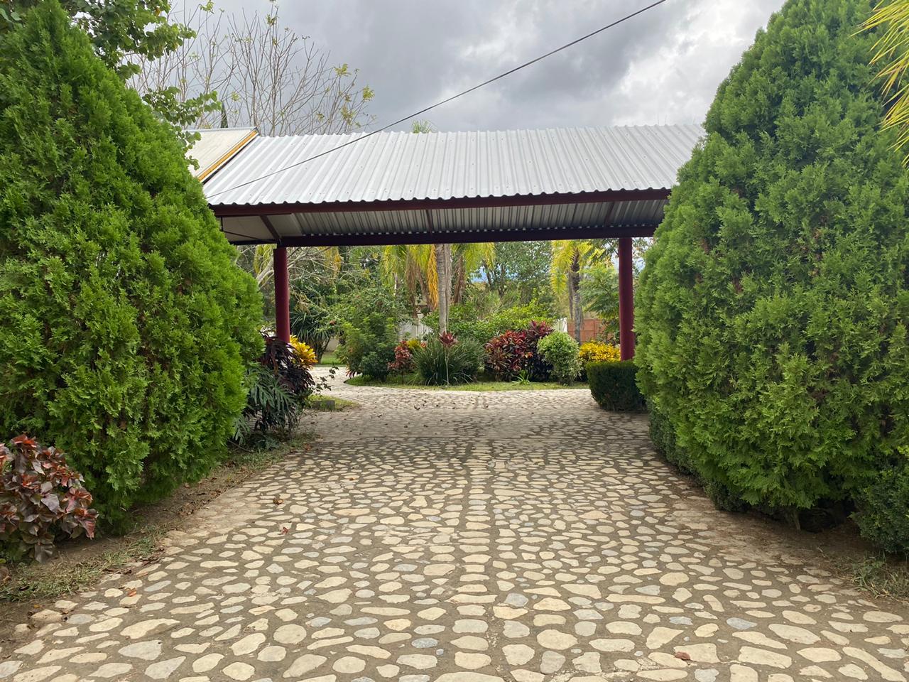 Moncavil Venta de Hermosa Quinta en Montemorelos, Nuevo León.