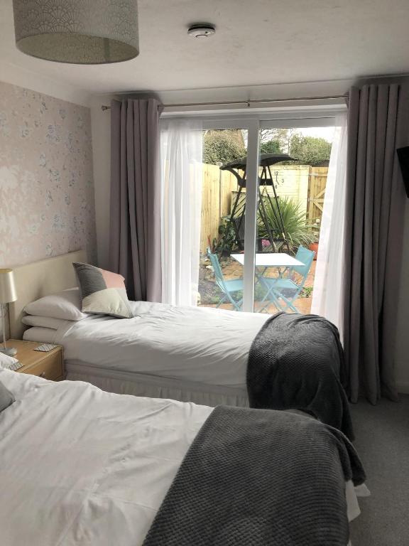 Basingstoke En Suite Room in Garden Annex in Basingstoke