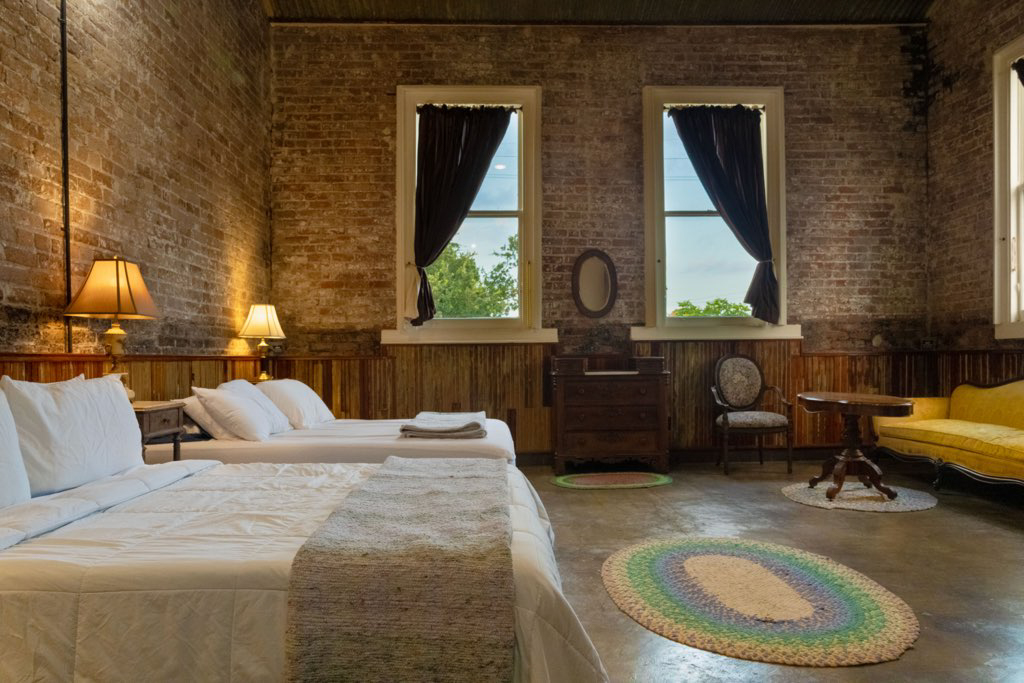 Double Queen Suite Guest Room Inn at the Old Jail
