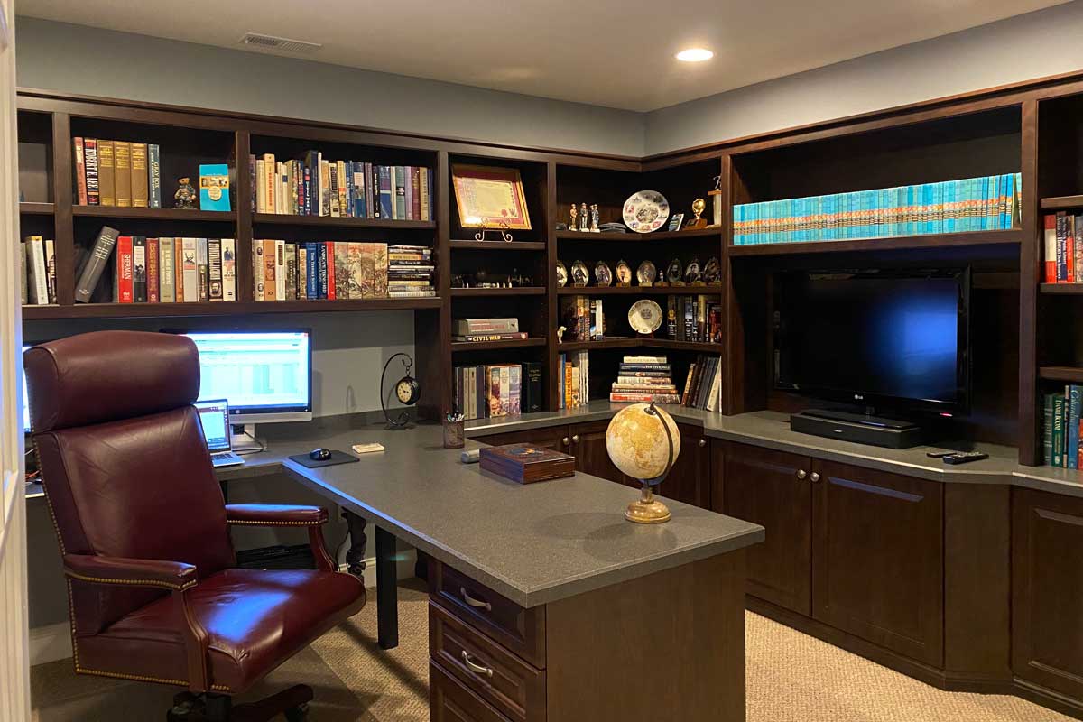 Custom Home Office l Central Indiana l Innovative & Closets