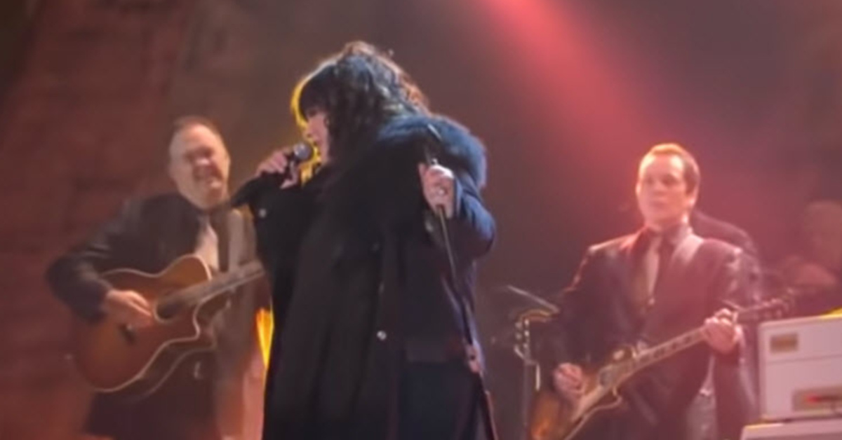 Heart Performs Stairway to Heaven Live at Kennedy Center