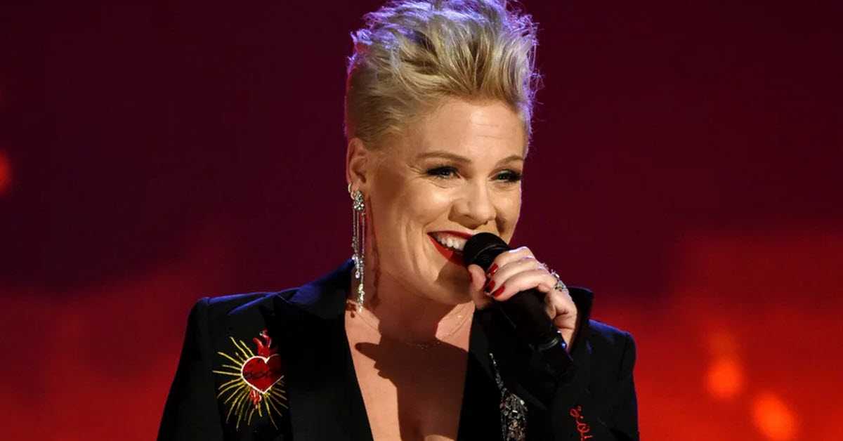 Pink Absolutely Nails ‘Jolene’ At Dolly Parton Tribute